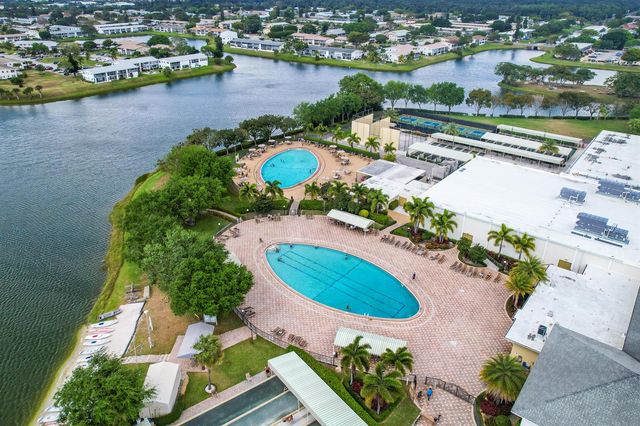 309 Sheffield M 309, West Palm Beach, FL 33417