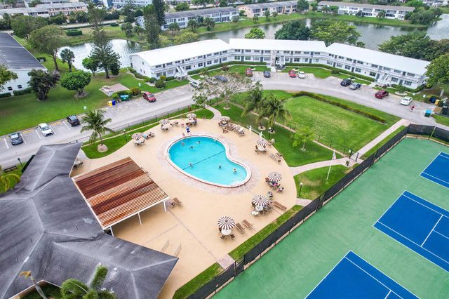 309 Sheffield M 309, West Palm Beach, FL 33417