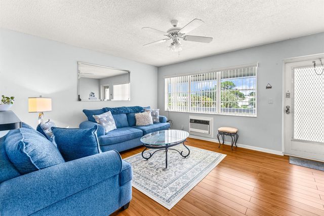 309 Sheffield M 309, West Palm Beach, FL 33417