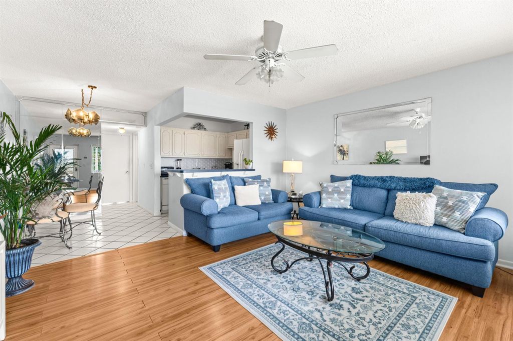 309 Sheffield M 309, West Palm Beach, FL 33417