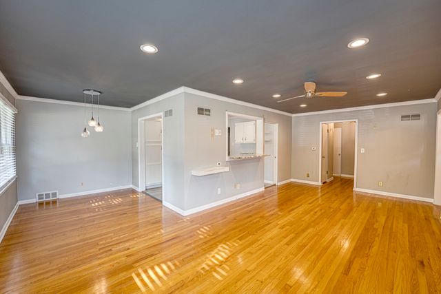 1132 N Main Street, Naperville, IL 60563