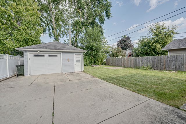 1132 N Main Street, Naperville, IL 60563