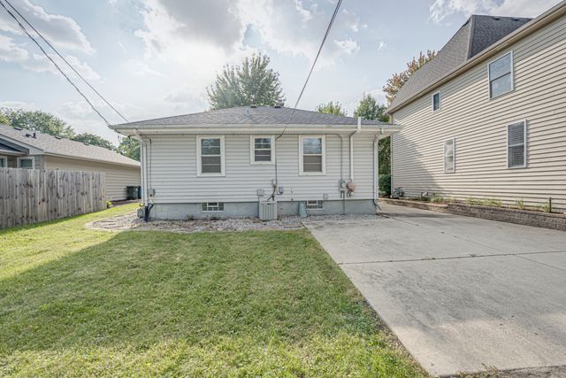 1132 N Main Street, Naperville, IL 60563