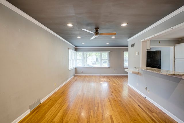 1132 N Main Street, Naperville, IL 60563