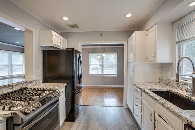 1132 N Main Street, Naperville, IL 60563