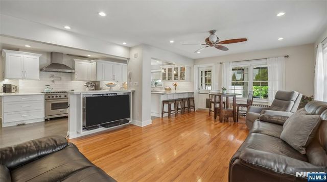 346 Roosevelt Avenue, Hasbrouck Heights, NJ 07604