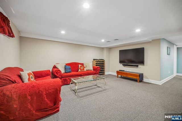 346 Roosevelt Avenue, Hasbrouck Heights, NJ 07604