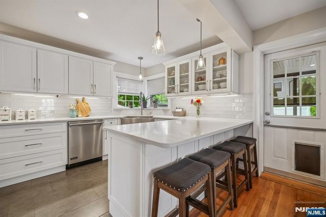 346 Roosevelt Avenue, Hasbrouck Heights, NJ 07604