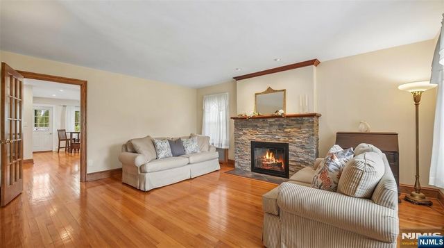 346 Roosevelt Avenue, Hasbrouck Heights, NJ 07604
