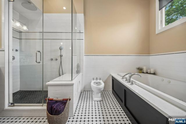 346 Roosevelt Avenue, Hasbrouck Heights, NJ 07604
