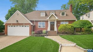 346 Roosevelt Avenue, Hasbrouck Heights, NJ 07604