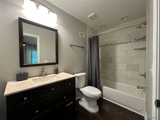 1626 17th Avenue E, Tuscaloosa, AL 35404