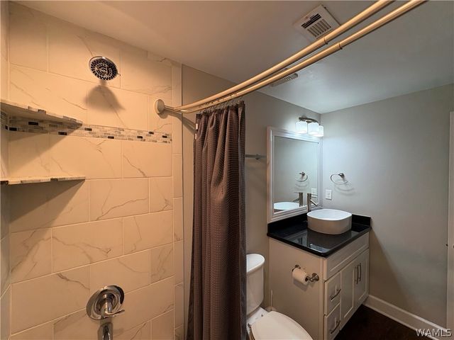 1626 17th Avenue E, Tuscaloosa, AL 35404