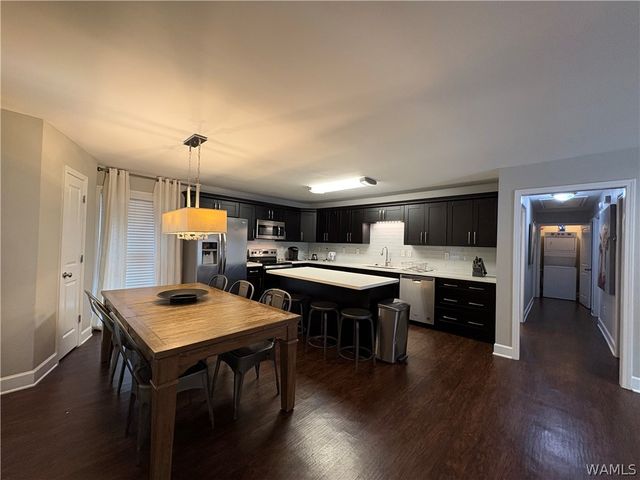 1626 17th Avenue E, Tuscaloosa, AL 35404