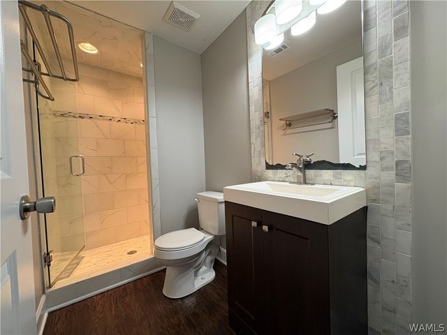 1626 17th Avenue E, Tuscaloosa, AL 35404