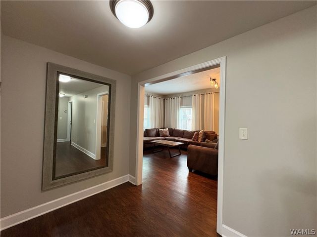 1626 17th Avenue E, Tuscaloosa, AL 35404