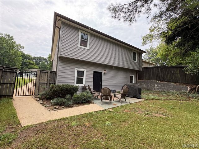 1626 17th Avenue E, Tuscaloosa, AL 35404