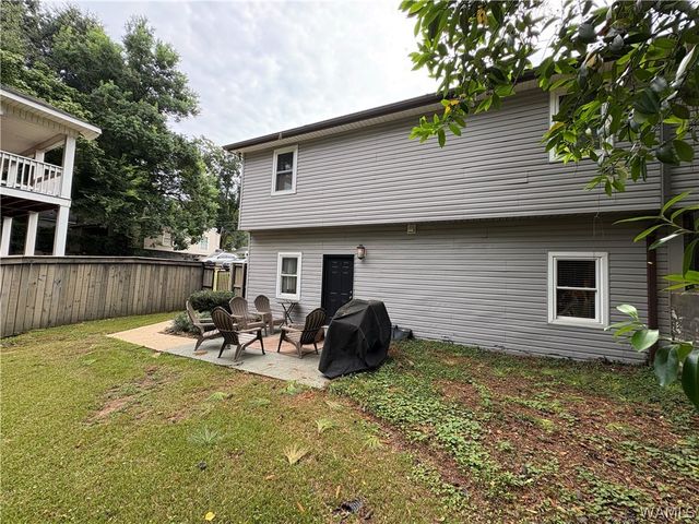 1626 17th Avenue E, Tuscaloosa, AL 35404