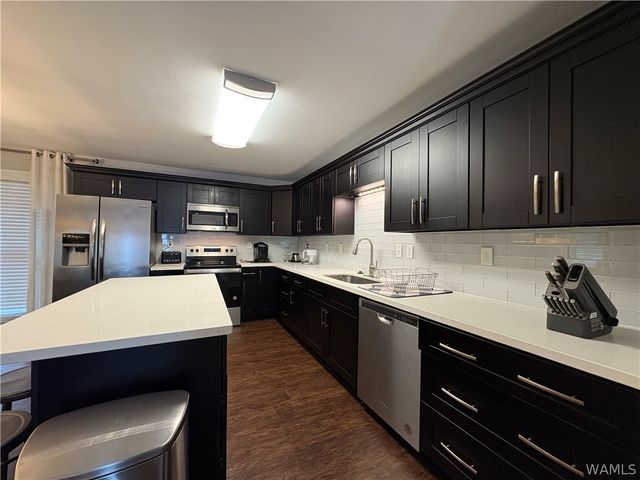 1626 17th Avenue E, Tuscaloosa, AL 35404