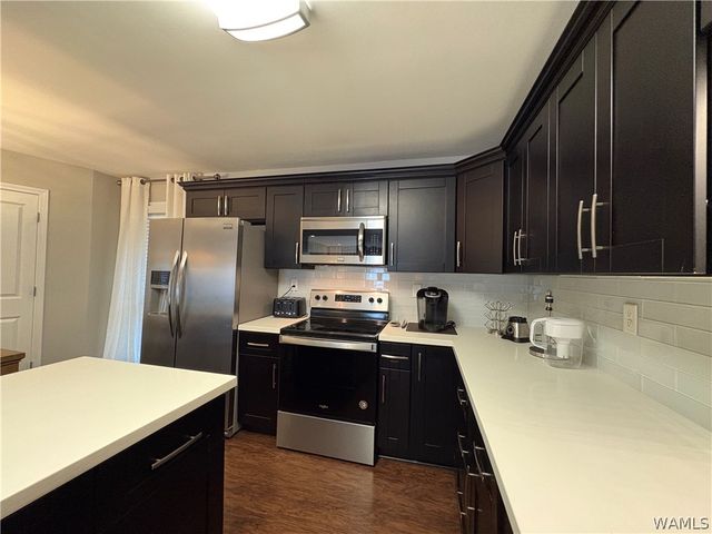 1626 17th Avenue E, Tuscaloosa, AL 35404