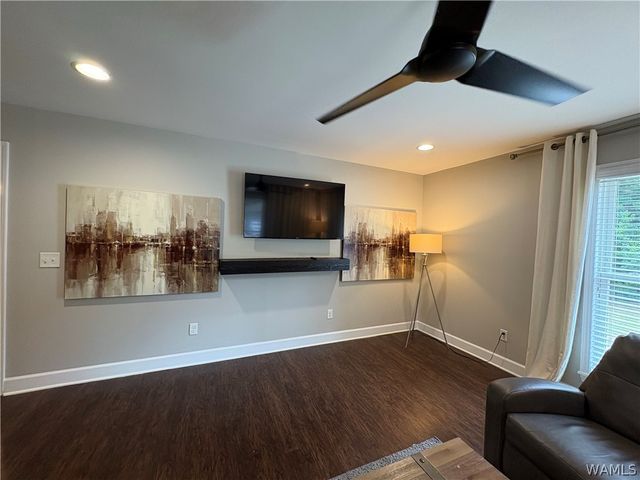 1626 17th Avenue E, Tuscaloosa, AL 35404