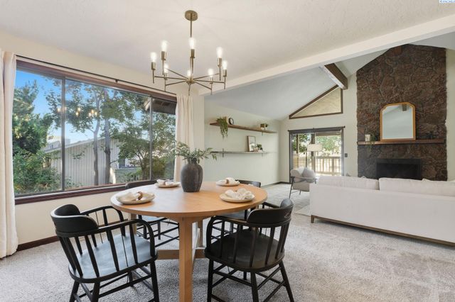 1125 Hills West Way, Richland, WA 99352