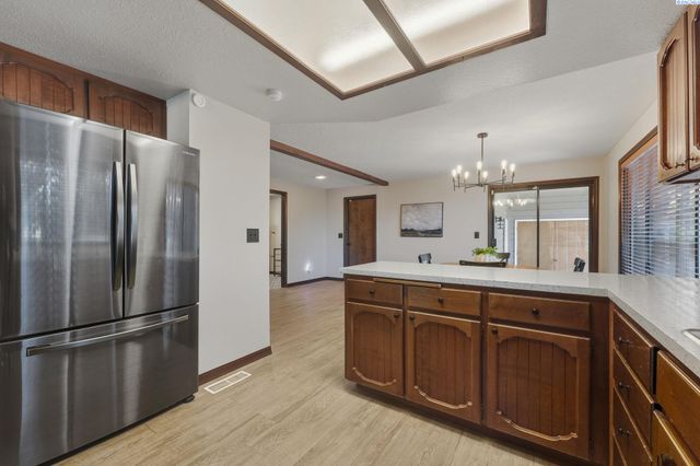 1125 Hills West Way, Richland, WA 99352