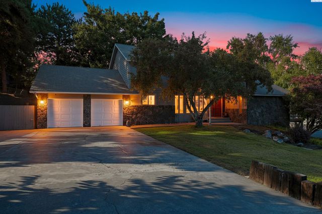 1125 Hills West Way, Richland, WA 99352