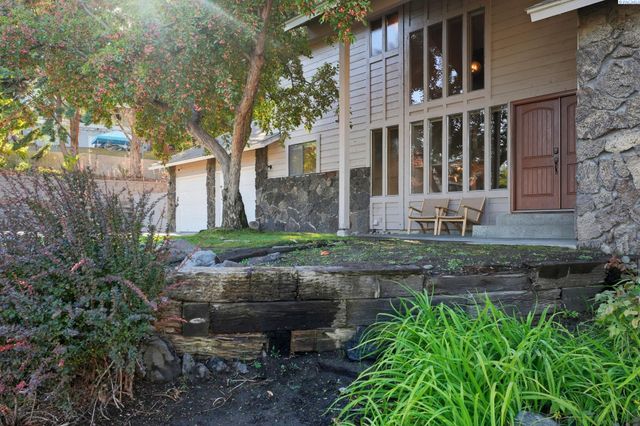 1125 Hills West Way, Richland, WA 99352