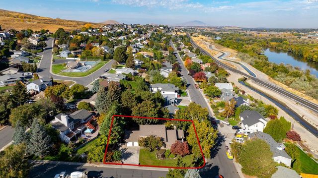 1125 Hills West Way, Richland, WA 99352