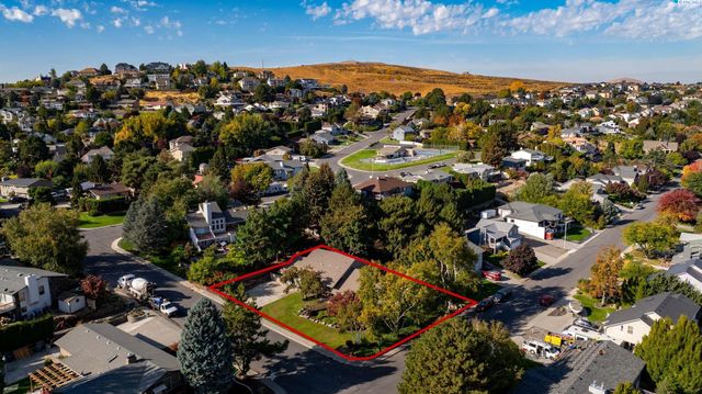 1125 Hills West Way, Richland, WA 99352