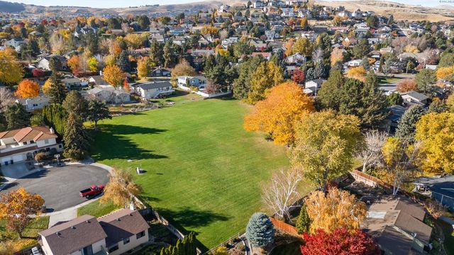 1125 Hills West Way, Richland, WA 99352