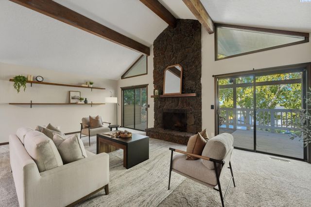 1125 Hills West Way, Richland, WA 99352