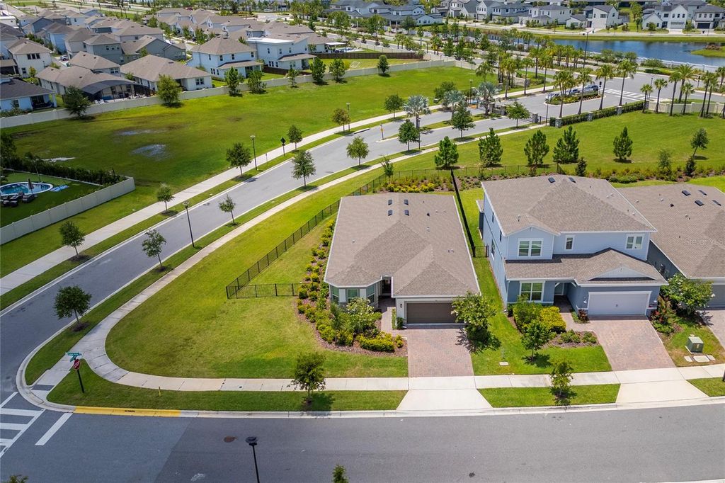 Image 4 of property listing at 13270 PANAMA BEACH COURT, Orlando, FL 32827