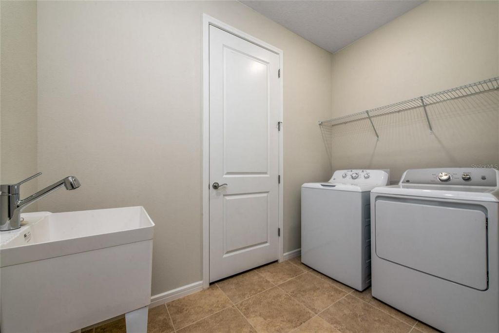 Image 32 of property listing at 13270 PANAMA BEACH COURT, Orlando, FL 32827