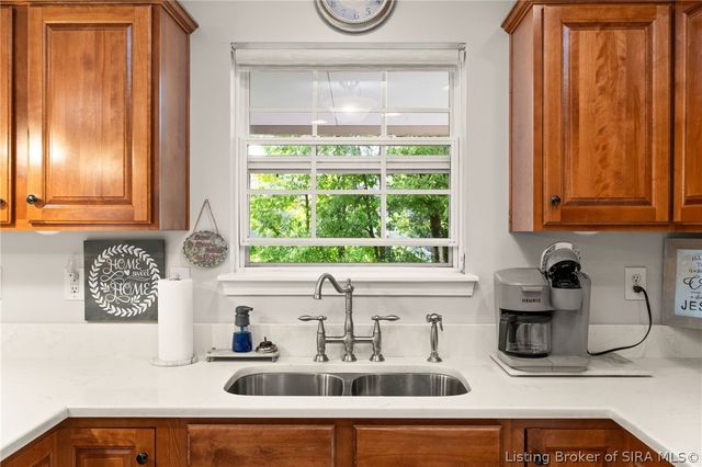 3130 Periwinkle Way, New Albany, IN 47150