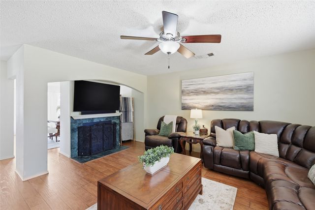2701 Vistaview Drive, Corinth, TX 76210