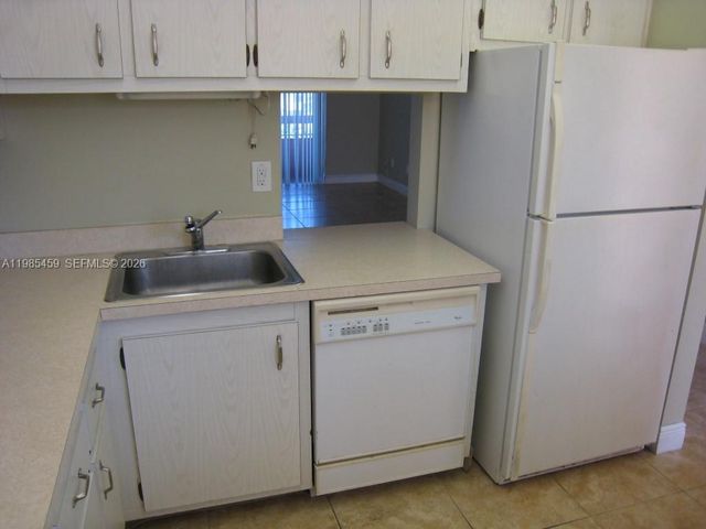 7800 CAMINO REAL H-412, Miami, FL 33143