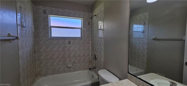 1626 SW Santa Barbara PL, Cape Coral, FL 33991