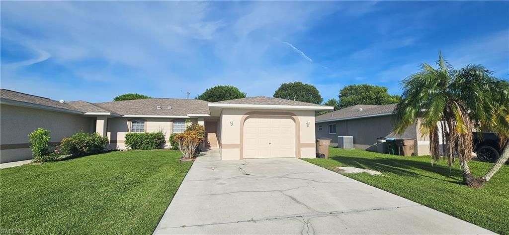 1626 SW Santa Barbara PL, Cape Coral, FL 33991