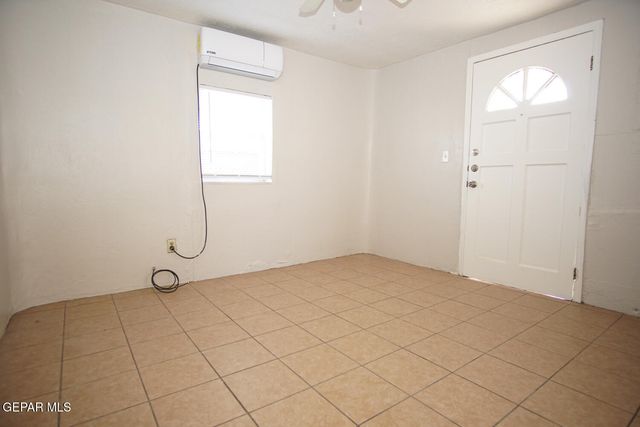 7161 Dale Road 3, El Paso, TX 79915