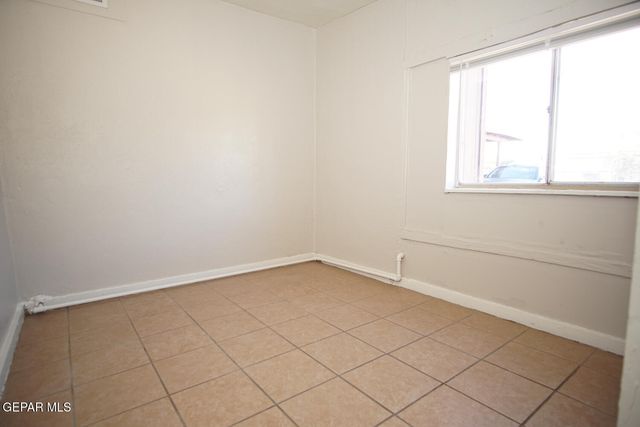 7161 Dale Road 3, El Paso, TX 79915