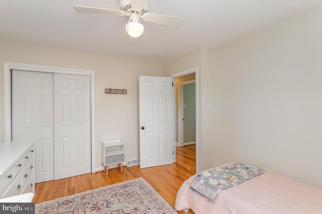 1556 LAMBETH RD, Lancaster, PA 17601