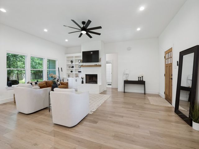 9701 Lancelot Circle, Fort Worth, TX 76140
