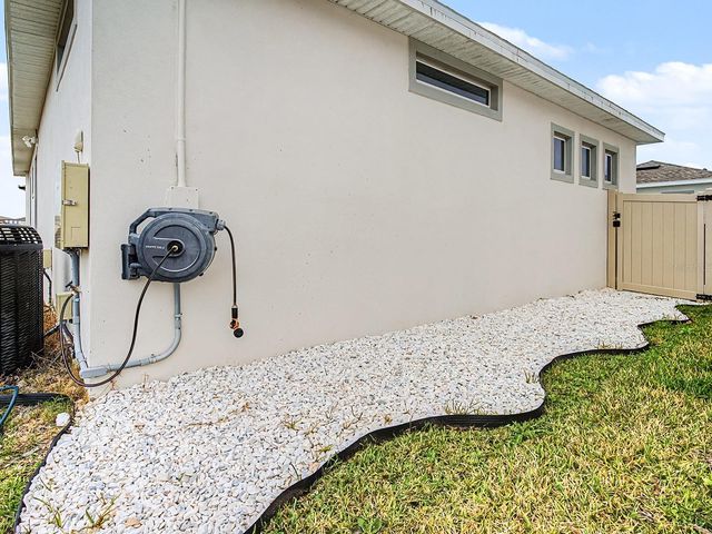 10537 TORCHWOOD SEA WAY, San Antonio, FL 33576