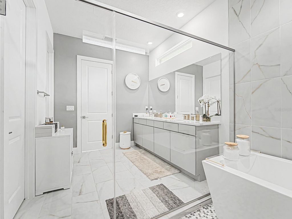 Image 31 of property listing at 10537 TORCHWOOD SEA WAY, San Antonio, FL 33576