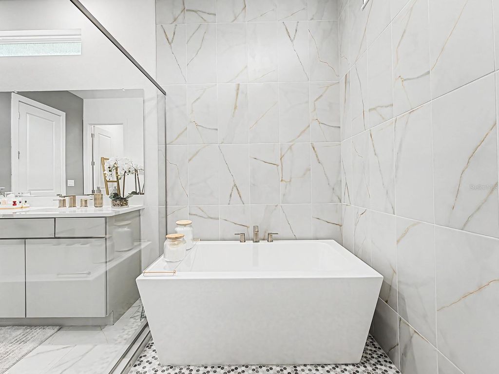 Image 32 of property listing at 10537 TORCHWOOD SEA WAY, San Antonio, FL 33576