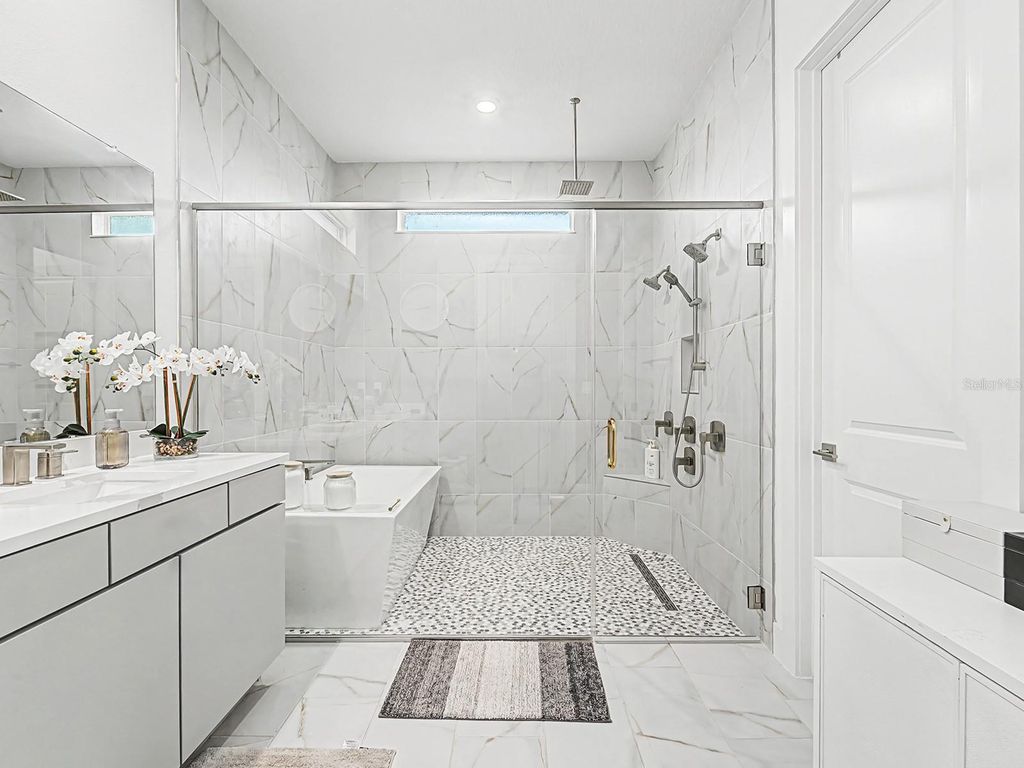 Image 7 of property listing at 10537 TORCHWOOD SEA WAY, San Antonio, FL 33576