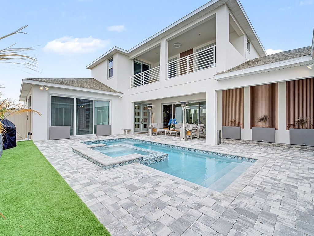 Image 10 of property listing at 10537 TORCHWOOD SEA WAY, San Antonio, FL 33576