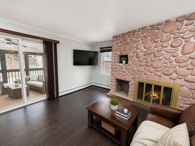 95 Jewett St, Pepperell, MA 01463